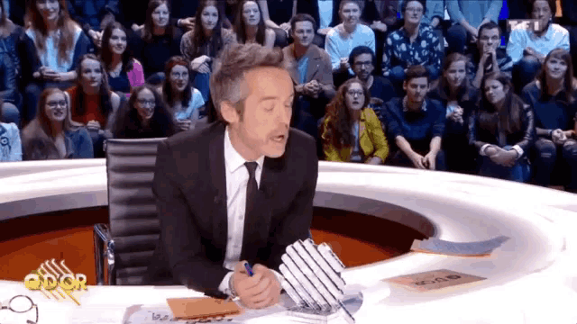 Yann Barthes Quotidien GIF