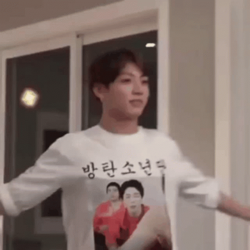 Jungkook Show Off GIF - Jungkook Show Off Sparkles GIFs