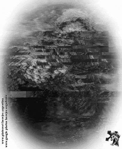 a black and white photo with the website www.pinterest.com