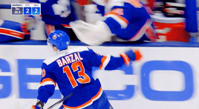a hockey player with the name barzal on his back