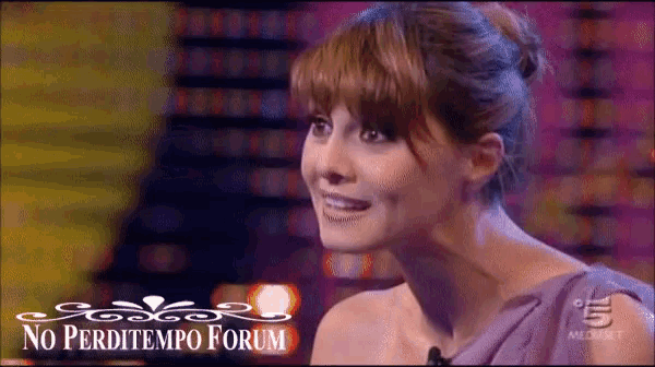 a woman in a purple dress with the words no perditempo forum