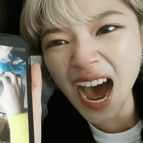 정연 억지웃음 억지미소 가짜웃음 트와이스 GIF - Jeongyeon Fake Smile Forced Smile GIFs