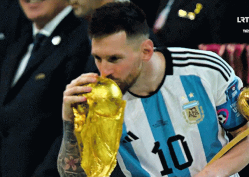 Messi vendo os memes do Messi careca: - iFunny Brazil