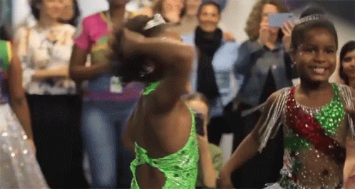 Dancing Center Of Attraction GIF - Dancing Center Of Attraction When Your Jam Comes On GIFs
