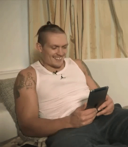 Usyk Vs GIF - Usyk Vs Haters Gonna Hate GIFs