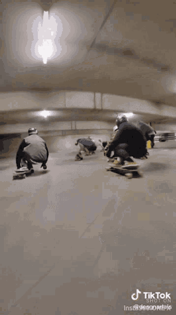 Skate Coming GIF - Skate Coming Omw GIFs