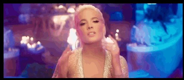 2869993 Halsey GIF