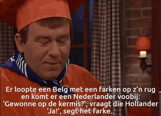 a man wearing a chef 's hat and a chef 's apron with a foreign language caption