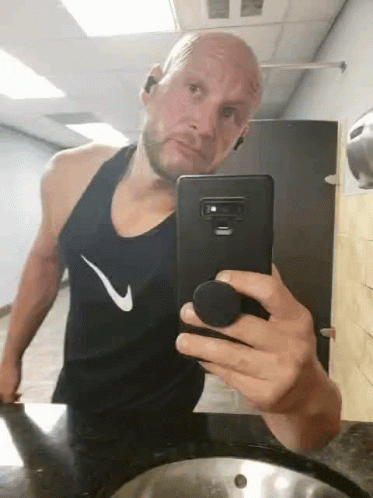 Gym Selfie GIF - Gym Selfie Guy GIFs