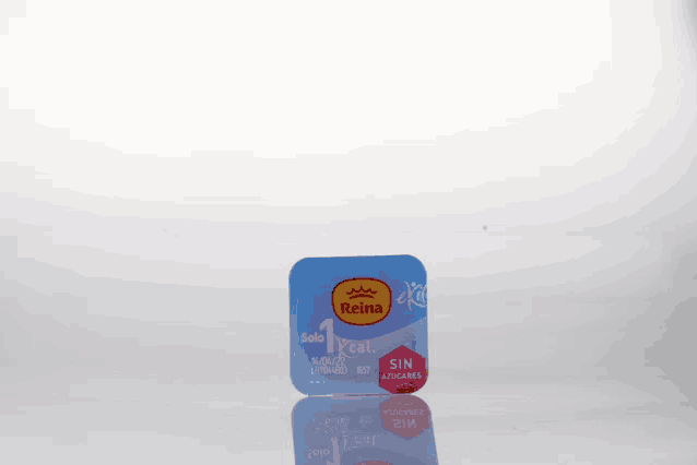 a packet of reina 1 kcal solo is on a table