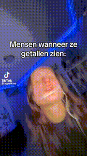 a woman is making a funny face with the caption mensen wanneer ze getallen zien