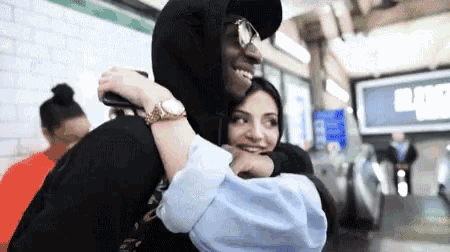 Hug Long Time No See GIF - Hug Long Time No See Good To See You GIFs