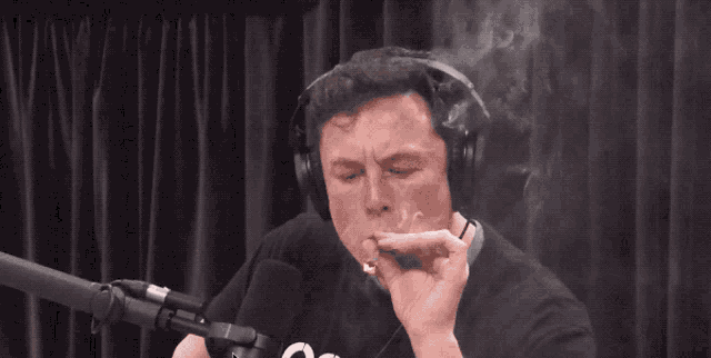 Elon Musk Smoking GIF - Elon Musk Smoking Blunt GIFs