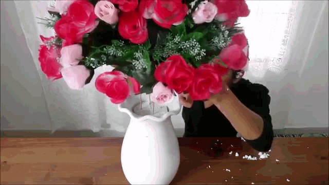 Arranjo De Flores No Vaso GIF - Flowers GIFs