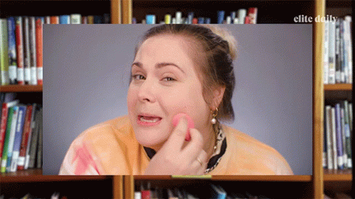 Its Me Makeup GIF - Its Me Makeup Getting Ready GIFs