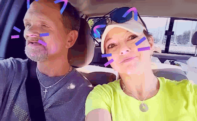 Dondon And Marsha Selfie GIF - Dondon And Marsha Selfie Couple GIFs