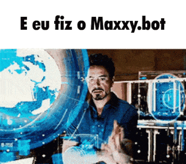 a picture of a man with the words " e eu fiz o maxxy.bot " above him