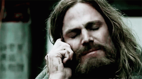 Arrow Oliver Queen GIF - Arrow Oliver Queen Phone Call GIFs
