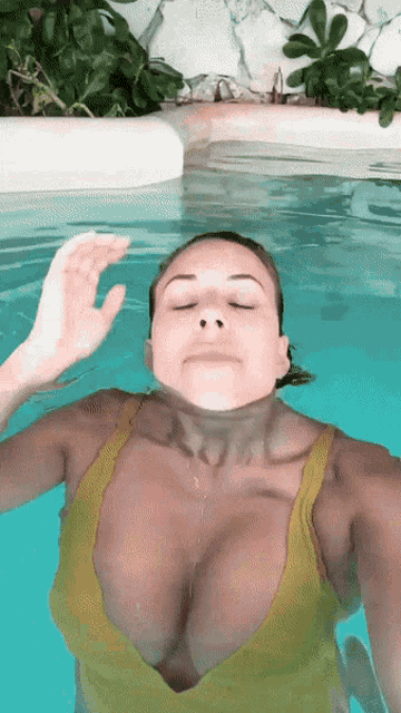 Pool Wet GIF - Pool Wet One Piece Swimsuit GIFs