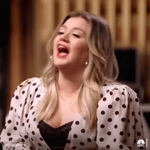 Laugh Kelly Clarkson GIF - Laugh Kelly Clarkson The Voice GIFs
