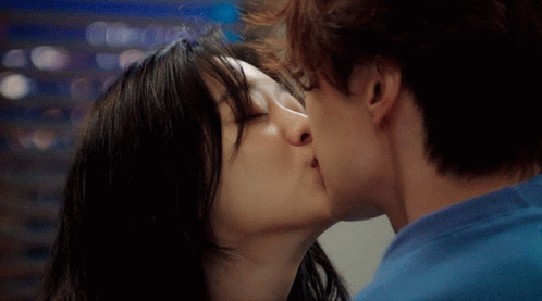 Jo Bo Ah Kiss GIF - Jo Bo Ah Kiss GIFs