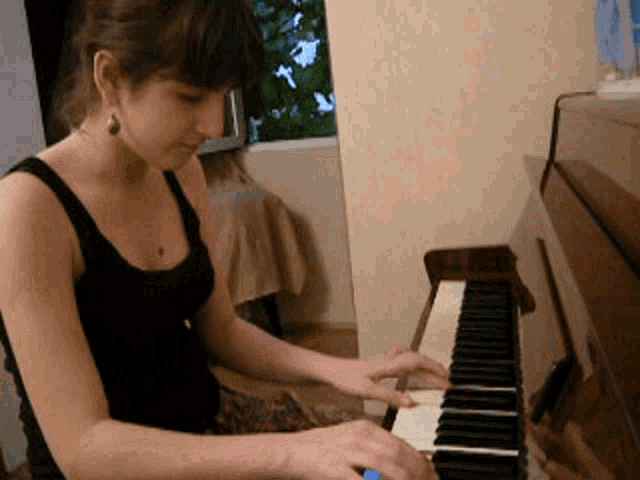 Piano Playing GIF - Piano Playing Bach GIFs