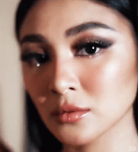 Nadine Lustre Pretty GIF - Nadine Lustre Pretty Red Gown GIFs