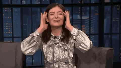Lorde Happy GIF - Lorde Happy Interview GIFs