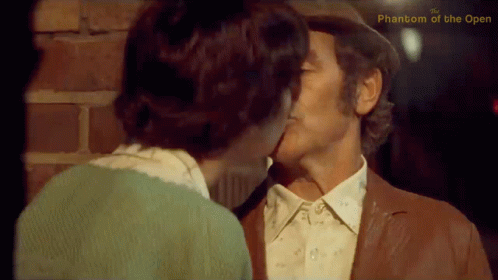 Kissing Maurice Flitcroft GIF - Kissing Maurice Flitcroft Jean Flitcroft GIFs