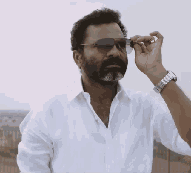 Vijay Murugan Ravi GIF - Vijay Murugan Ravi Shades GIFs