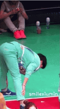 Kpop Bend Over GIF - Kpop Bend Over Stretch GIFs