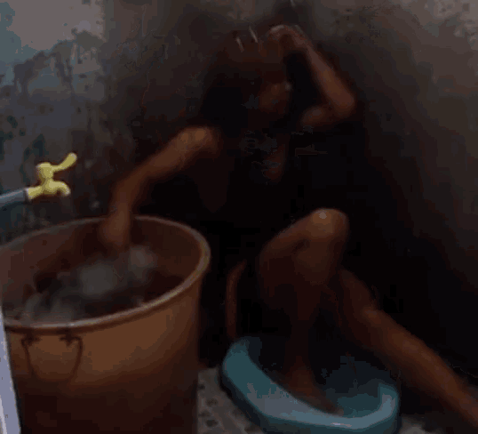 Mimi Peri GIF - Mimi Peri Taking A Bath GIFs