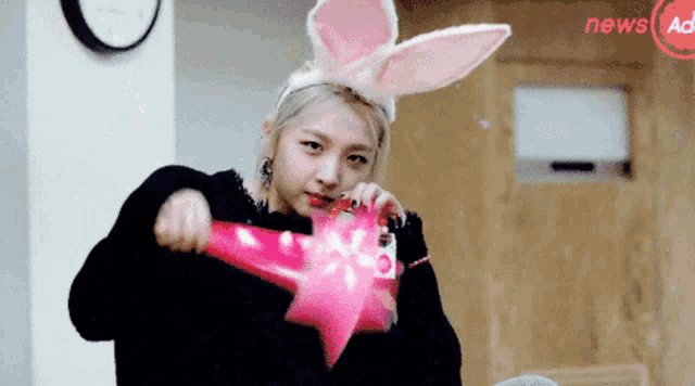 Jiwoo GIF