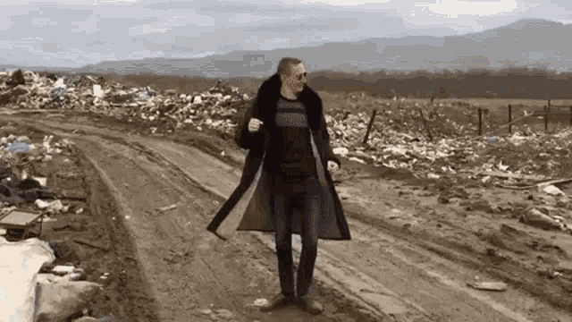 Russian Landfill GIF - Russian Landfill Dance GIFs