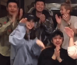 Korean Clap GIF - Korean Clap Clapping GIFs