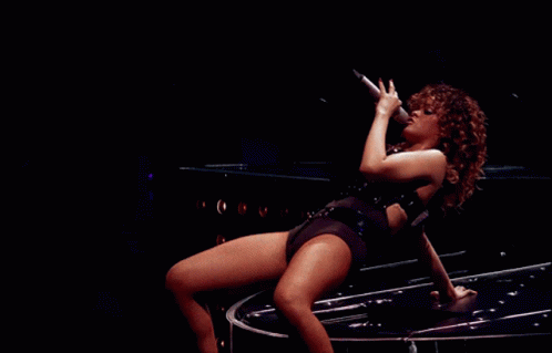 Robyn Rihanna Fenty Singer GIF - Robyn Rihanna Fenty Singer Concert GIFs