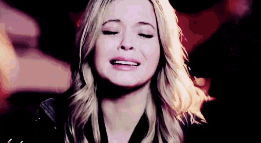 Alison Di Laurentis Crying GIF - Alison Di Laurentis Crying Pretty Little Liars GIFs