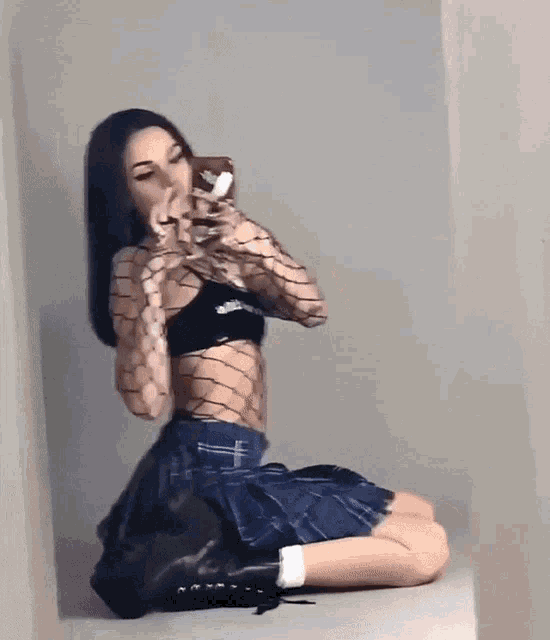 Maggie Lindemann Selfie GIF - Maggie Lindemann Selfie Boots GIFs