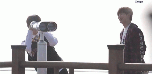 Hongbin Telescope GIF - Hongbin Telescope Tourists GIFs