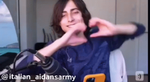 Aidan Heart Aidan Love GIF - Aidan Heart Aidan Love Aidan Make Heart GIFs