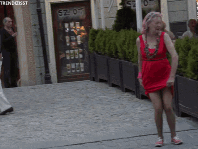 Old Drunk And Hot Lady Dancing Queen GIF - Old Drunk And Hot Lady Dancing Queen Dance Moves GIFs