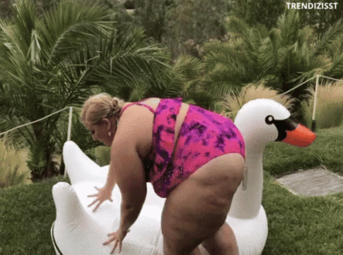 Fat Girl Swan GIF - Fat Girl Swan Bikini GIFs