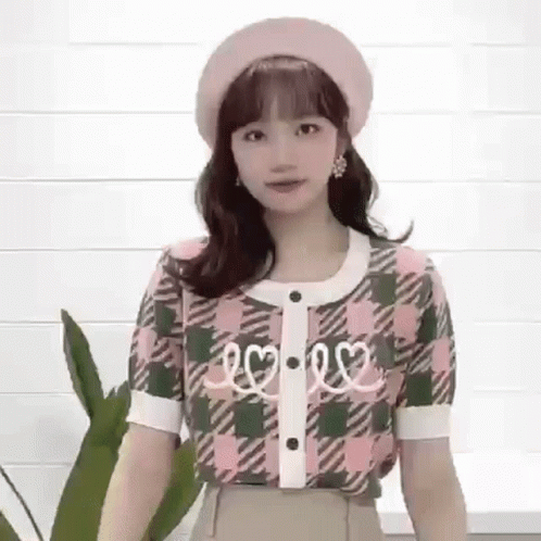 Chaewon Chaewon Izone GIF - Chaewon Chaewon Izone Confused GIFs