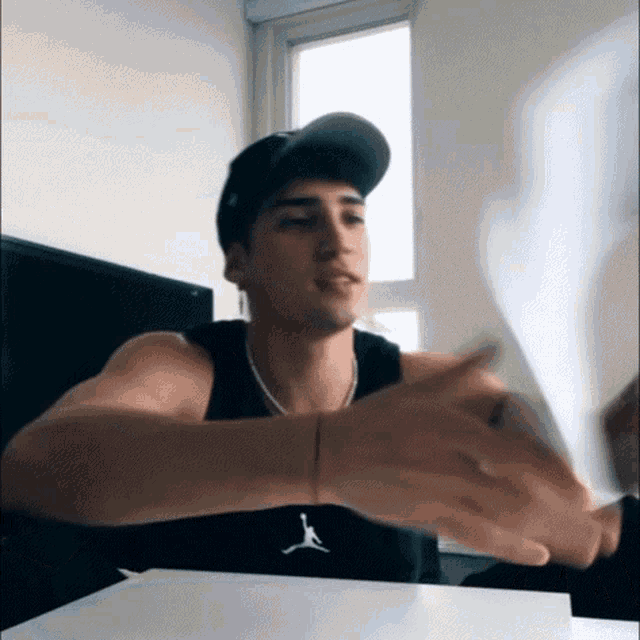 Augusto Augusto Gimenez GIF - Augusto Augusto Gimenez Confused GIFs