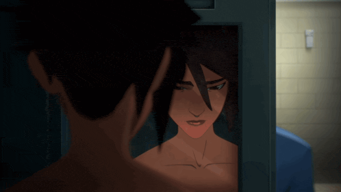 a man in a blue shirt that says gsw on it