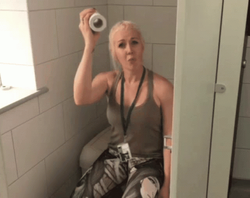 Amy Casey GIF - Amy Casey Toilet GIFs