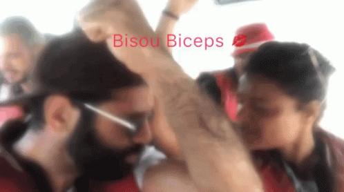Bisou Biceps GIF - Bisou Biceps Victoire GIFs