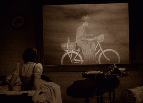 Watching Wizard Of Oz GIF - Watching Wizard Of Oz Scared GIFs