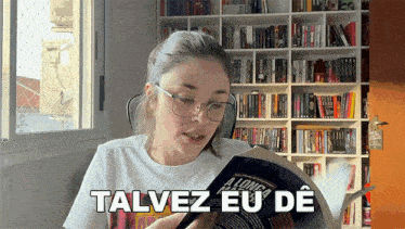 Talvez Eu Dê Uma Oportunidade Joice Cardoso GIF - Talvez Eu Dê Uma Oportunidade Joice Cardoso Estante Diagonal GIFs