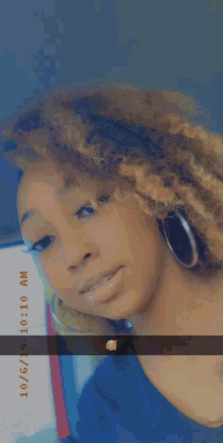 Taisha Selfie GIF - Taisha Selfie Curly Hair GIFs
